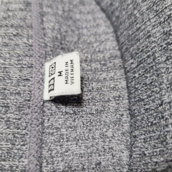 UNIQLO Ribbed Tee - Picture 5 of 6